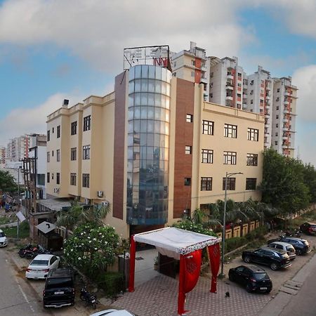 Hotel The Leaf - Gomti Nagar Lucknow Exterior foto