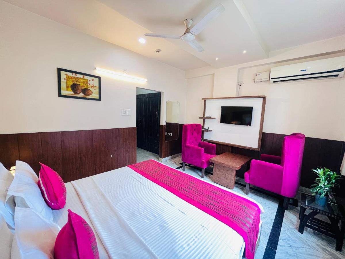 Hotel The Leaf - Gomti Nagar Lucknow Exterior foto