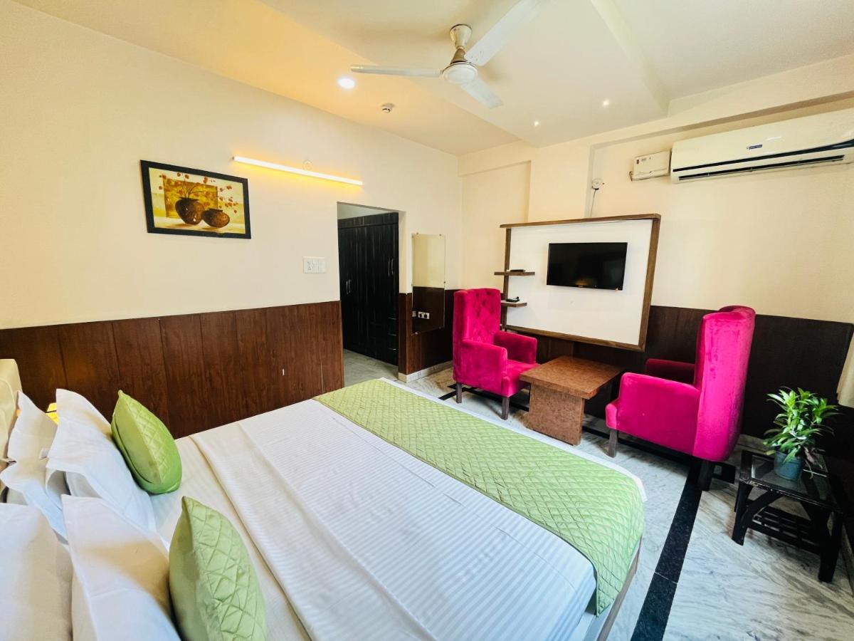 Hotel The Leaf - Gomti Nagar Lucknow Exterior foto