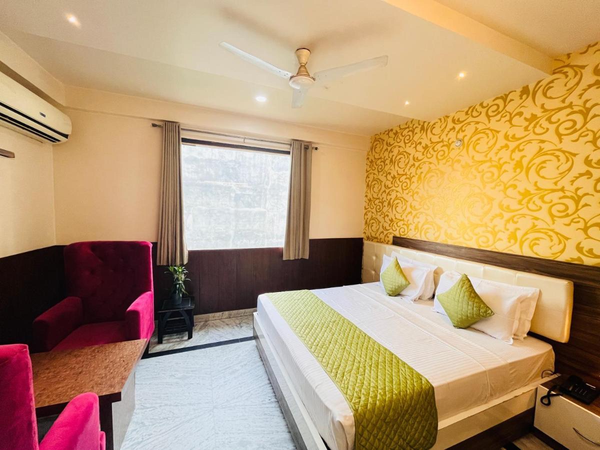 Hotel The Leaf - Gomti Nagar Lucknow Exterior foto