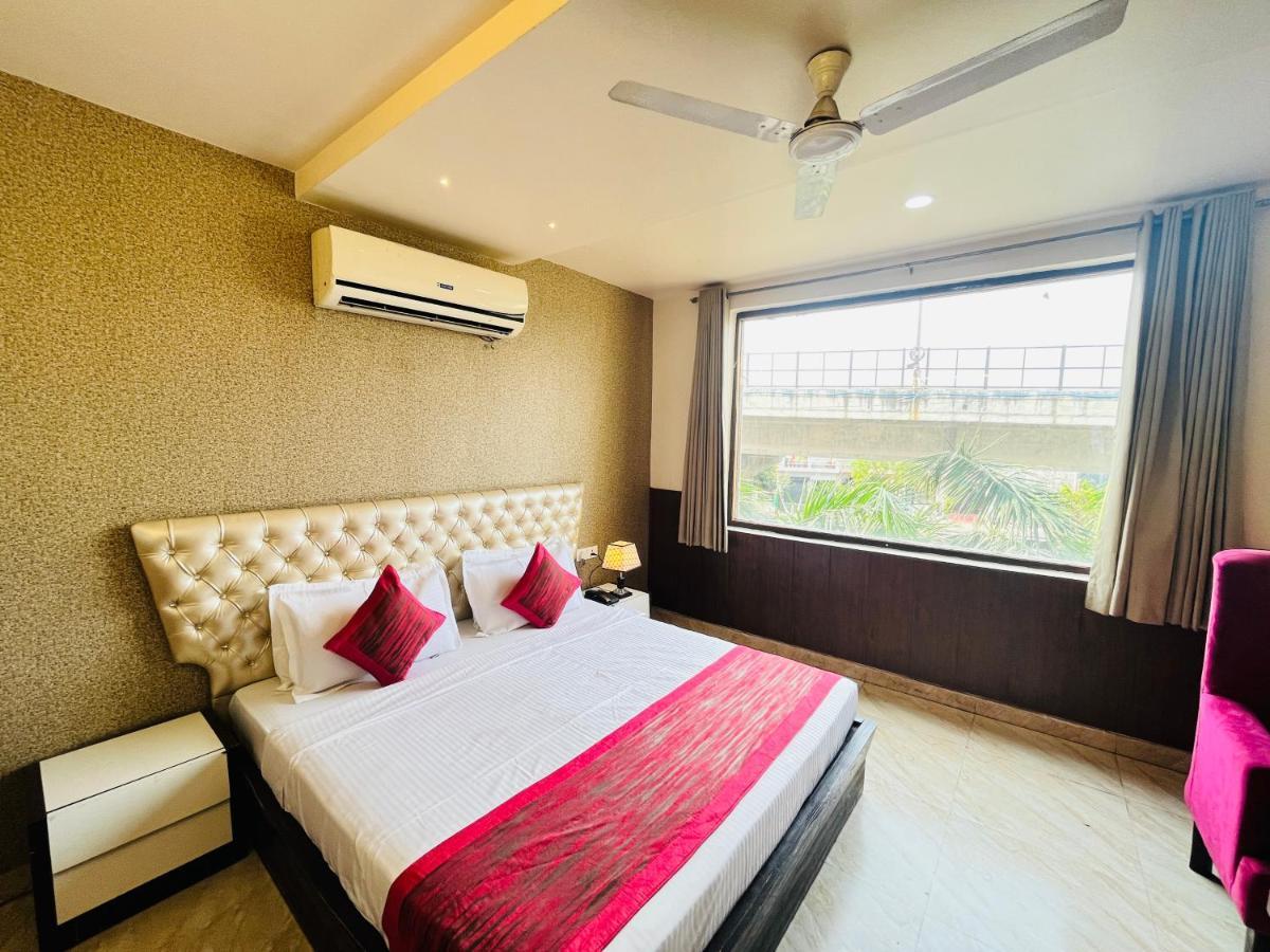 Hotel The Leaf - Gomti Nagar Lucknow Exterior foto