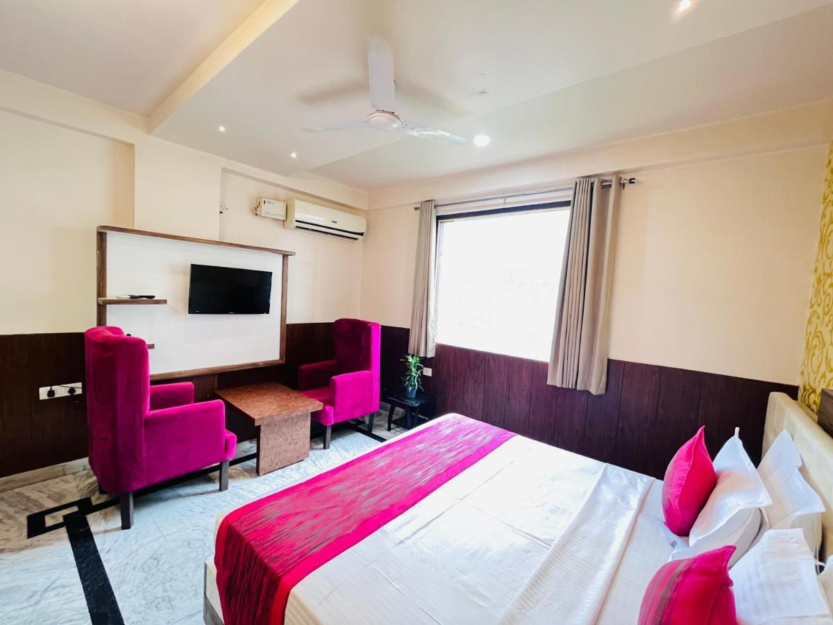Hotel The Leaf - Gomti Nagar Lucknow Exterior foto