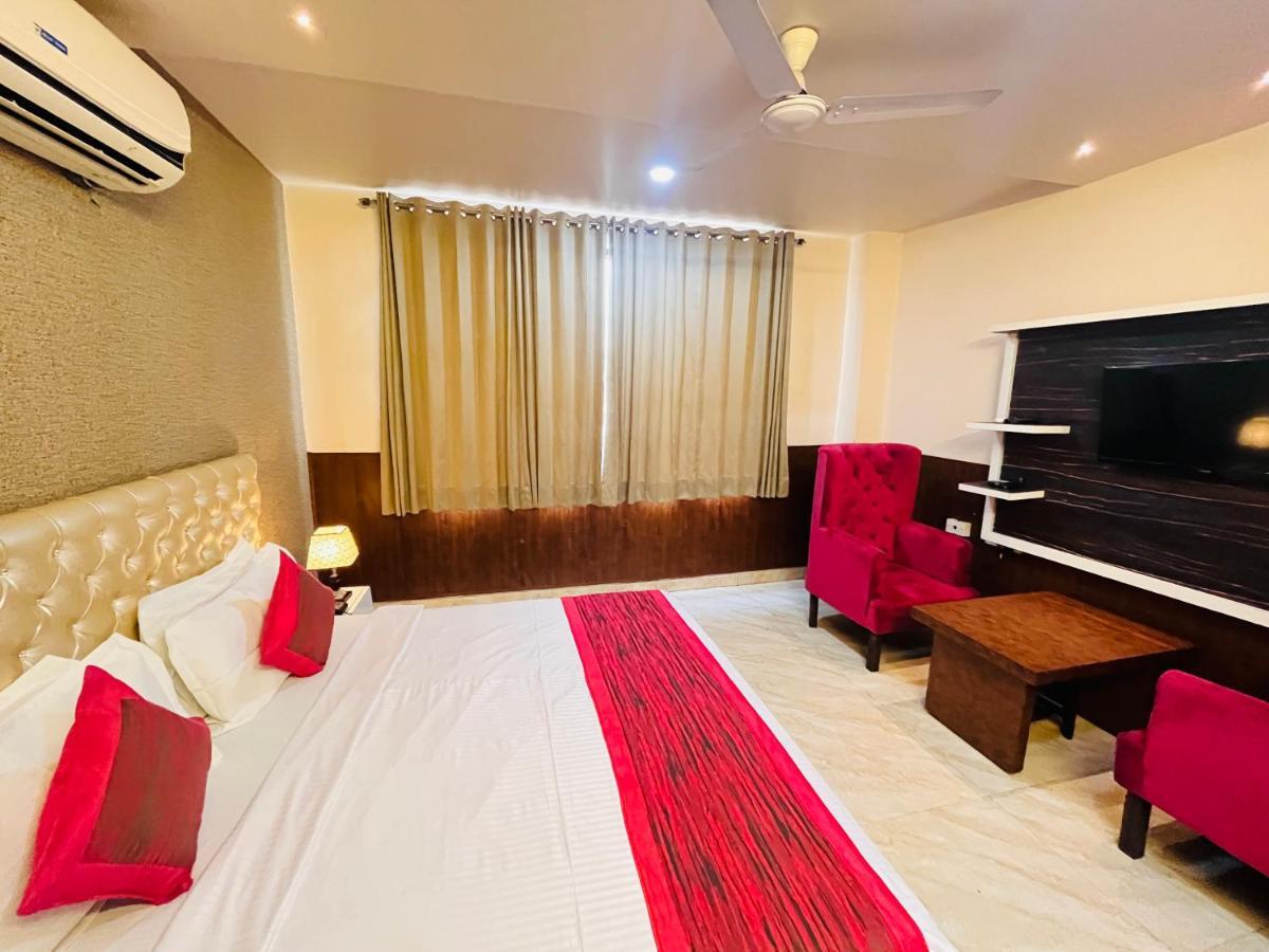 Hotel The Leaf - Gomti Nagar Lucknow Exterior foto
